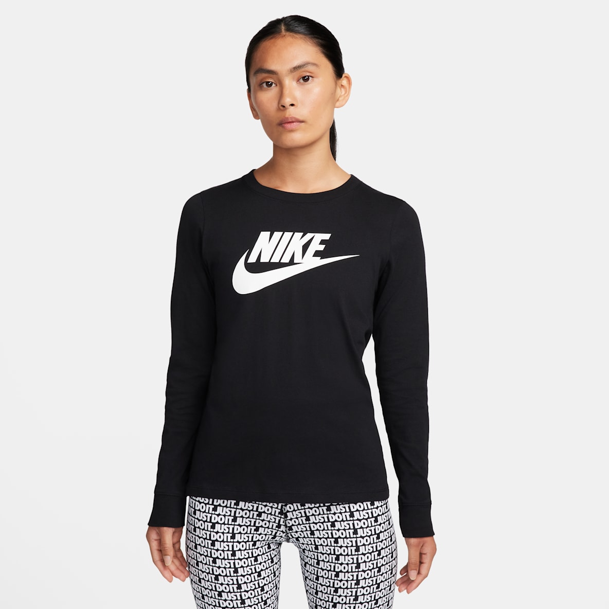 ナイキ スポーツウェア クラブ エッセンシャル ナイキ スポーツウェア クラブ エッセンシャル ウィメンズ ロングスリーブ ロゴ Tシャツ