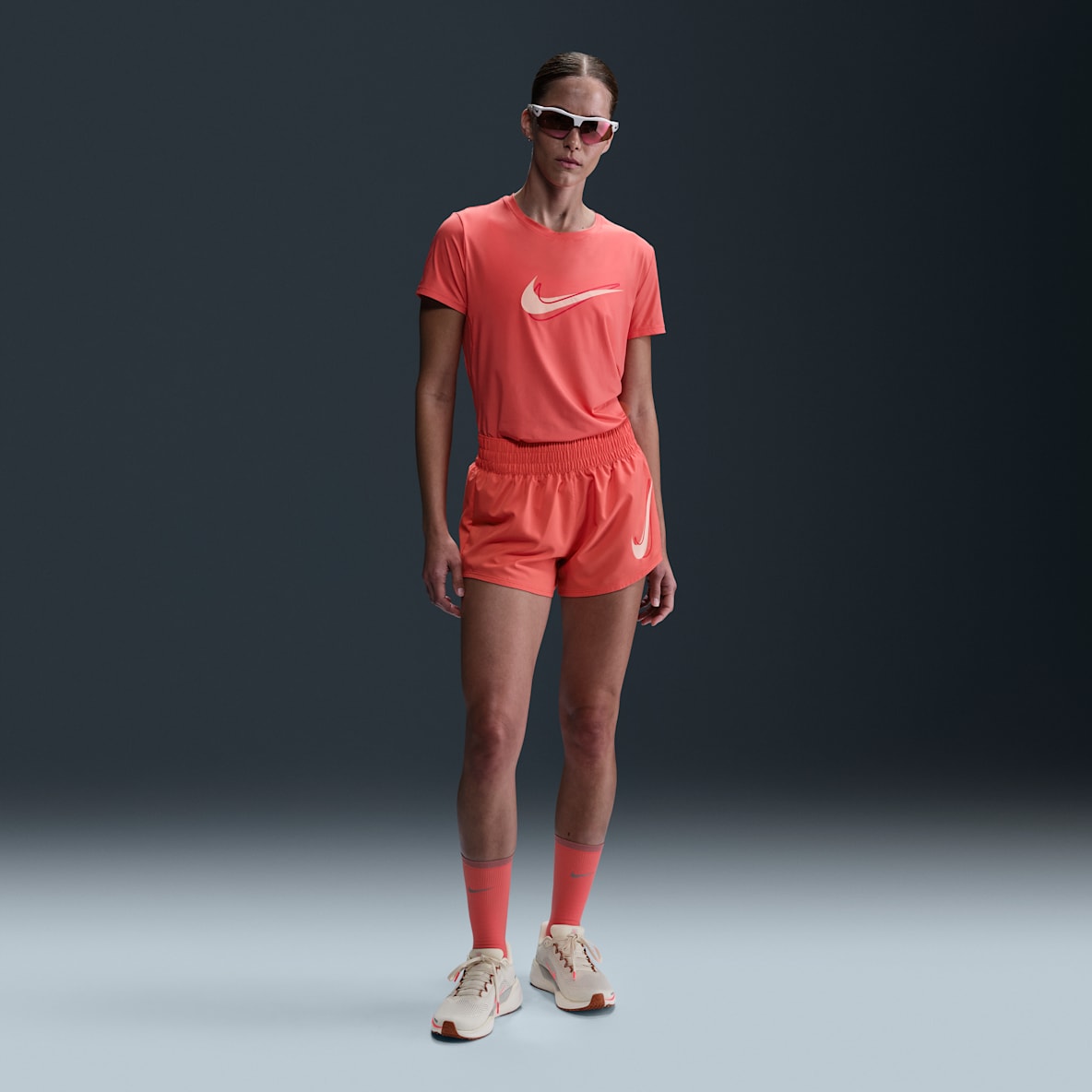 Nike One Shorts de correr Dri-FIT de tiro medio con forro de ropa interior para mujer