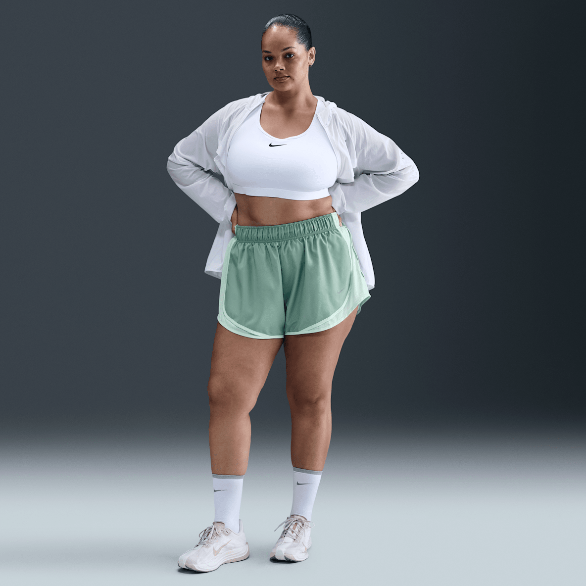Nike Tempo Nike Tempo Dri-FIT Normal Belli 8 cm Slip Astarlı Kadın Koşu Şortu (Büyük Beden)