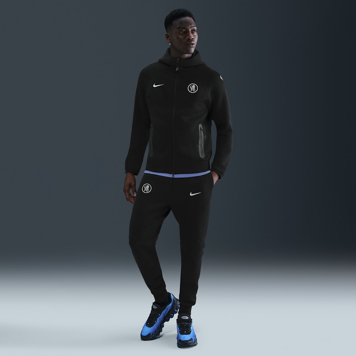 Chelsea F.C. Tech Chelsea F.C. Tech Men's Nike Total 90 Football Fleece Joggers