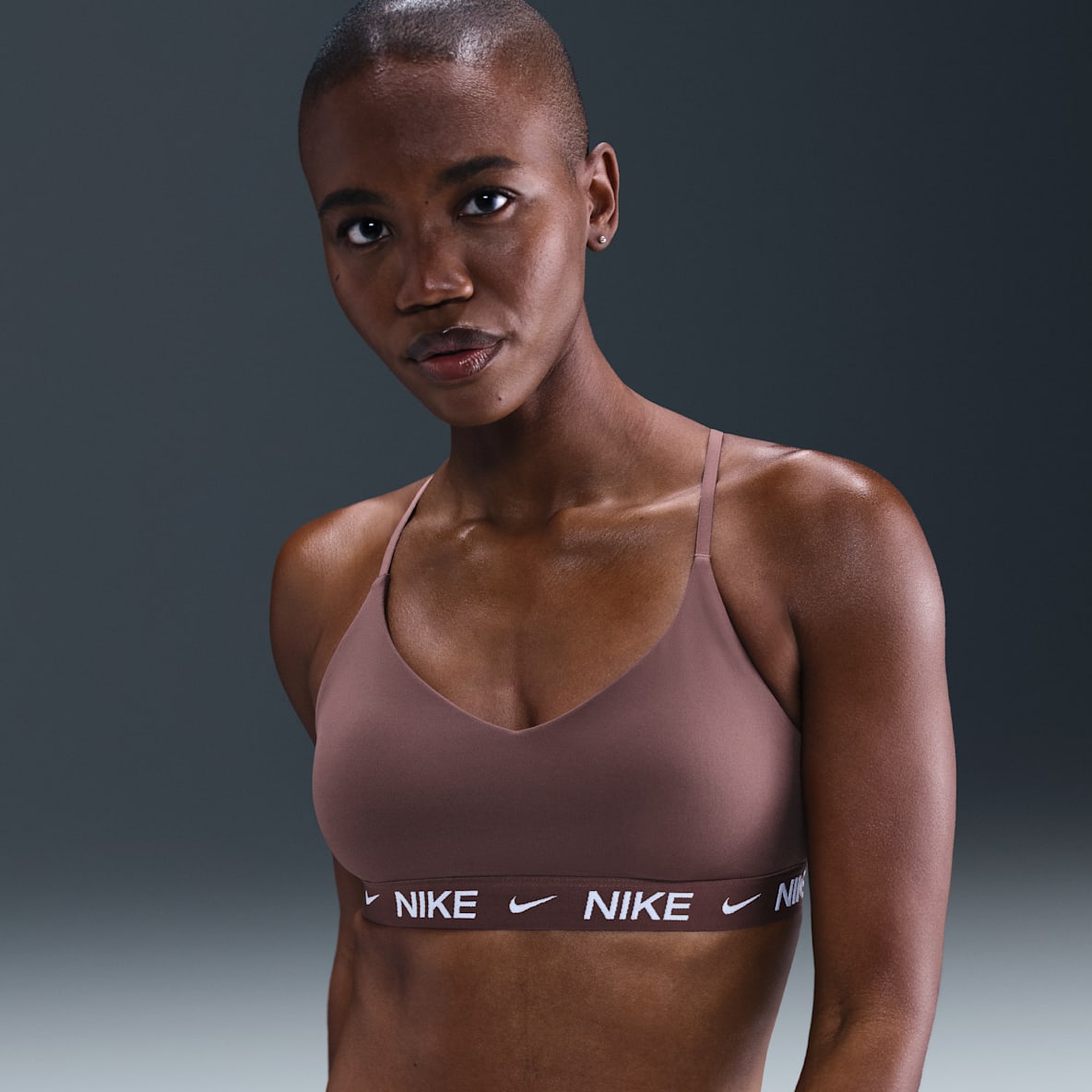 Nike Indy Light Support Bra deportivo ajustable con almohadillas para mujer