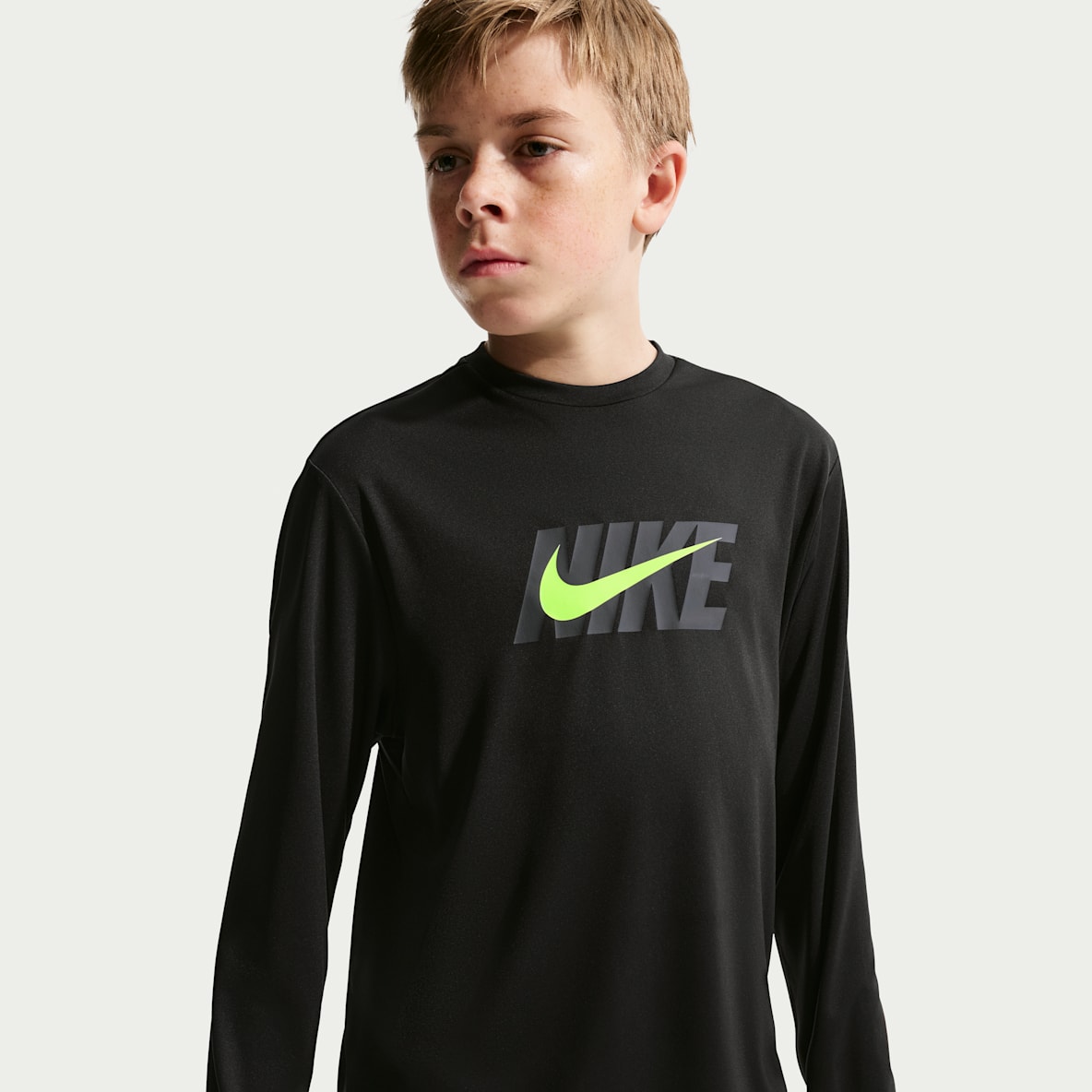 Natación Nike Hydroguard Playera de manga larga Dri-FIT para niño talla grande