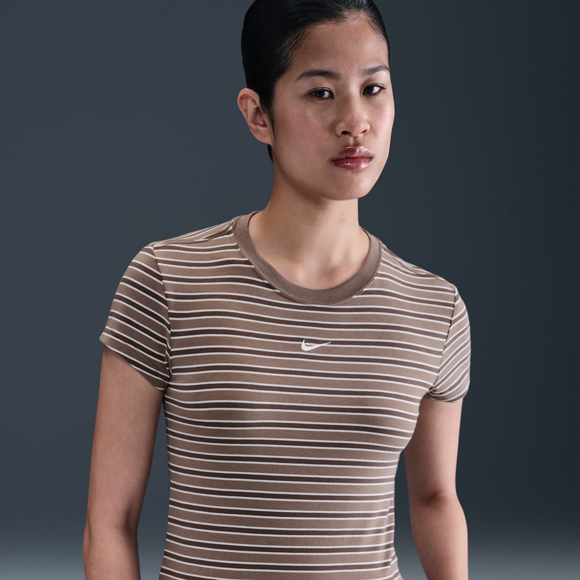 ナイキ スポーツウェア チル ニット ナイキ スポーツウェア チル ニット ウィメンズ スリム ストライプド Tシャツ