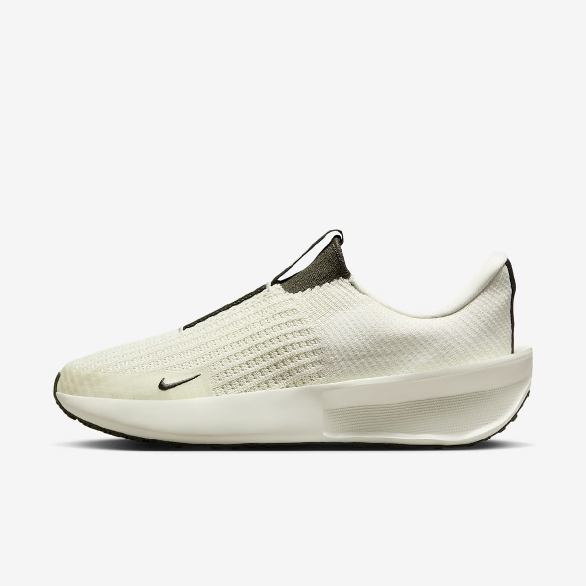 Nike Interact Run EasyOn SE Nike Interact Run EasyOn SE 女款路跑鞋