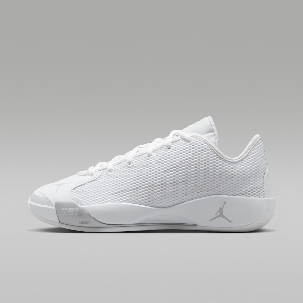 ルカ 77 "Triple White" PF バスケットボールシューズ
