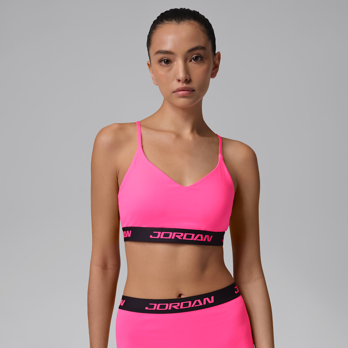 Jordan Sport Essentials Bra deportivo ajustable con almohadillas para mujer