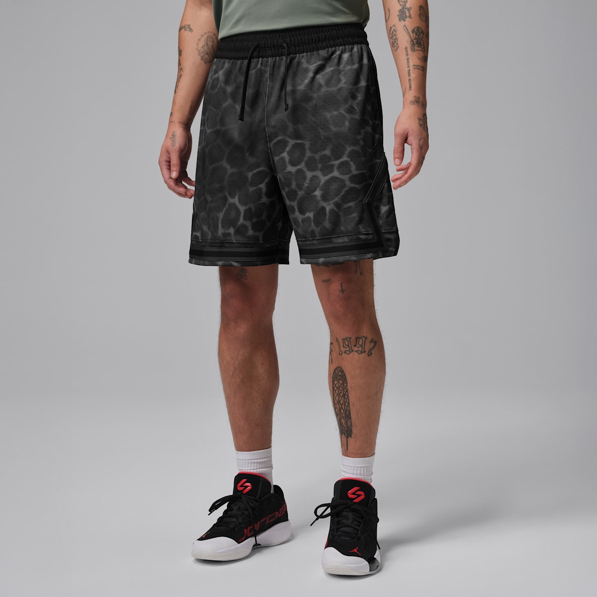 Jordan Sport Men's Dri-FIT Printed Diamond Shorts