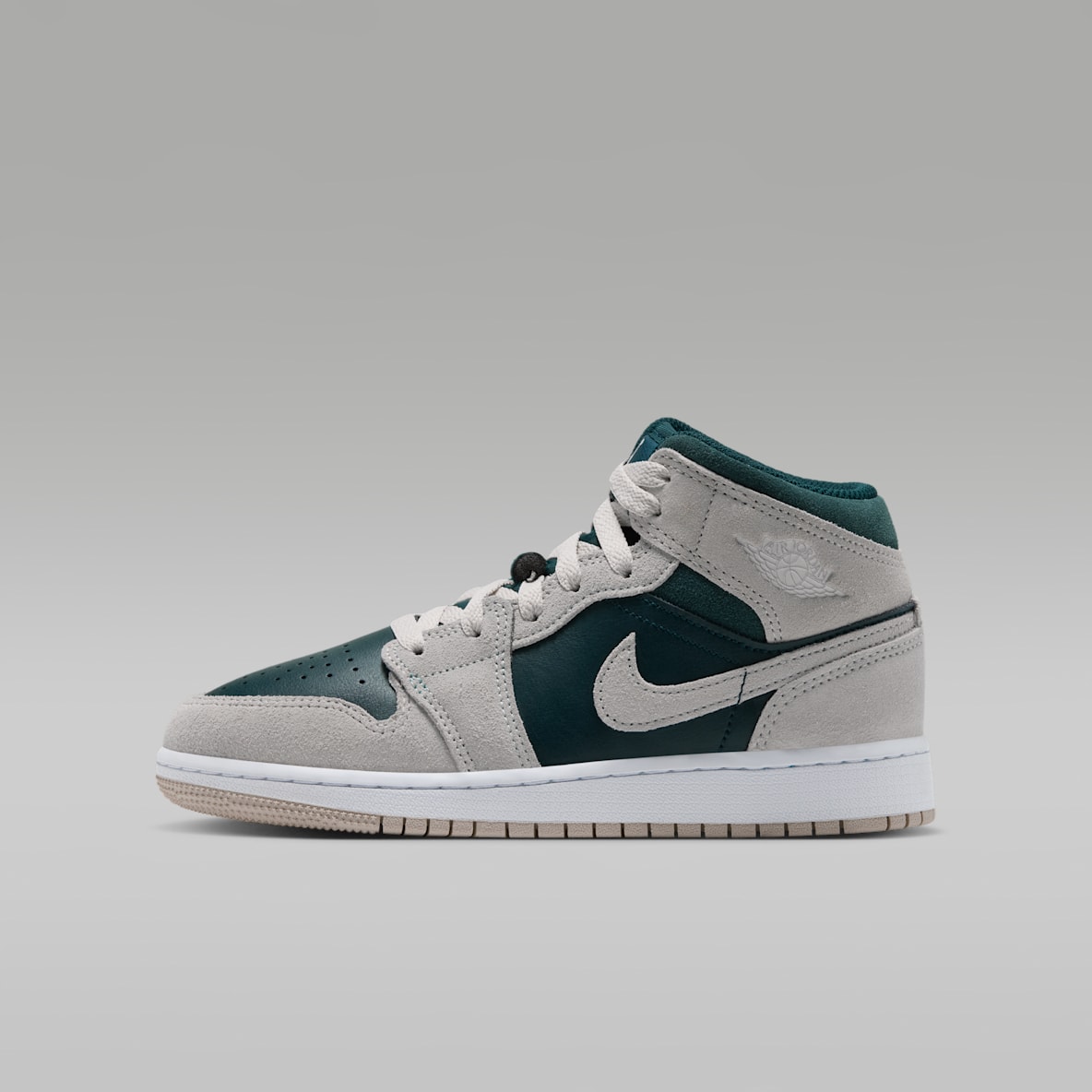 Air Jordan 1 Mid Older Kids' Shoes