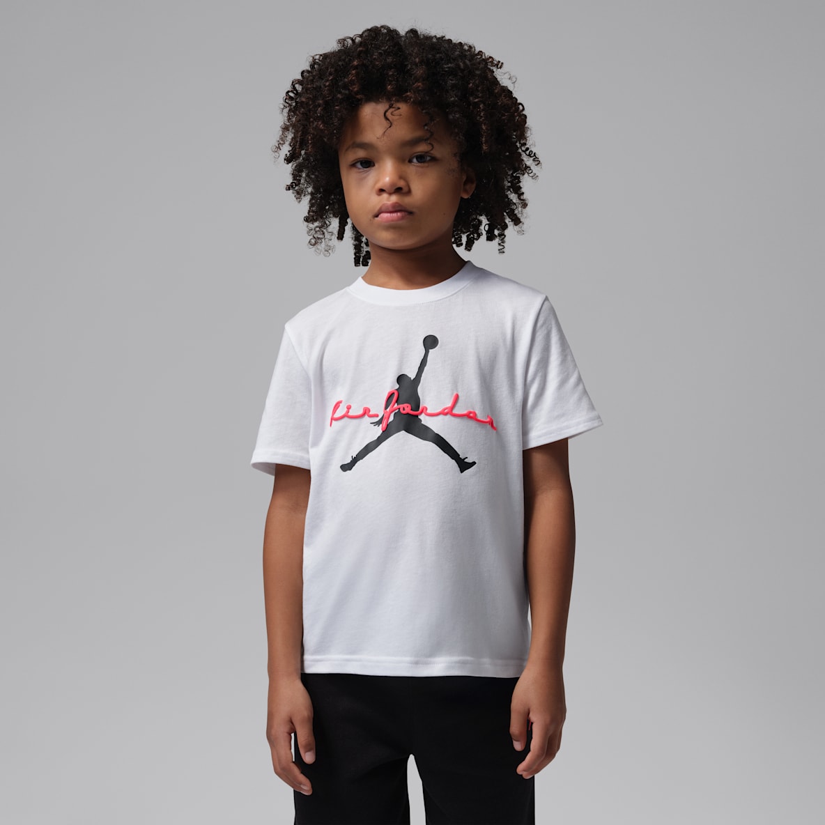 Jordan Flight Essentials Playera con tipografía para niños talla pequeña