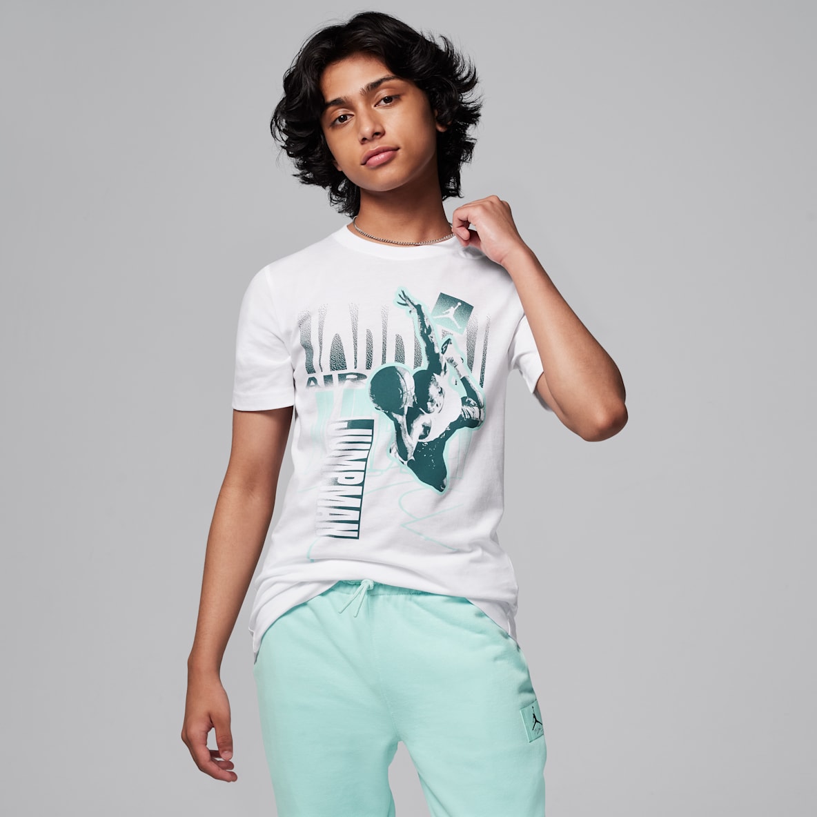 Air Jordan Playera para la cancha con efecto desvanecido para niños talla grande