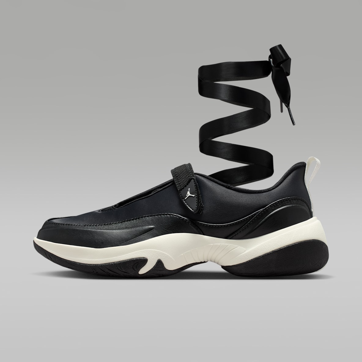 ジョーダン⁠トウシューズ ウィメンズシューズ