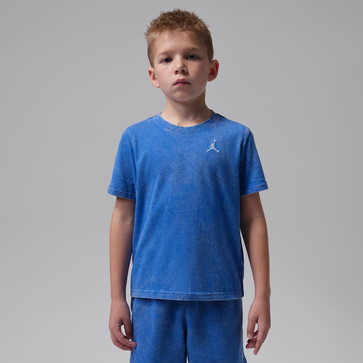 Jordan Playera Air bordada con lavado ácido para niños talla pequeña