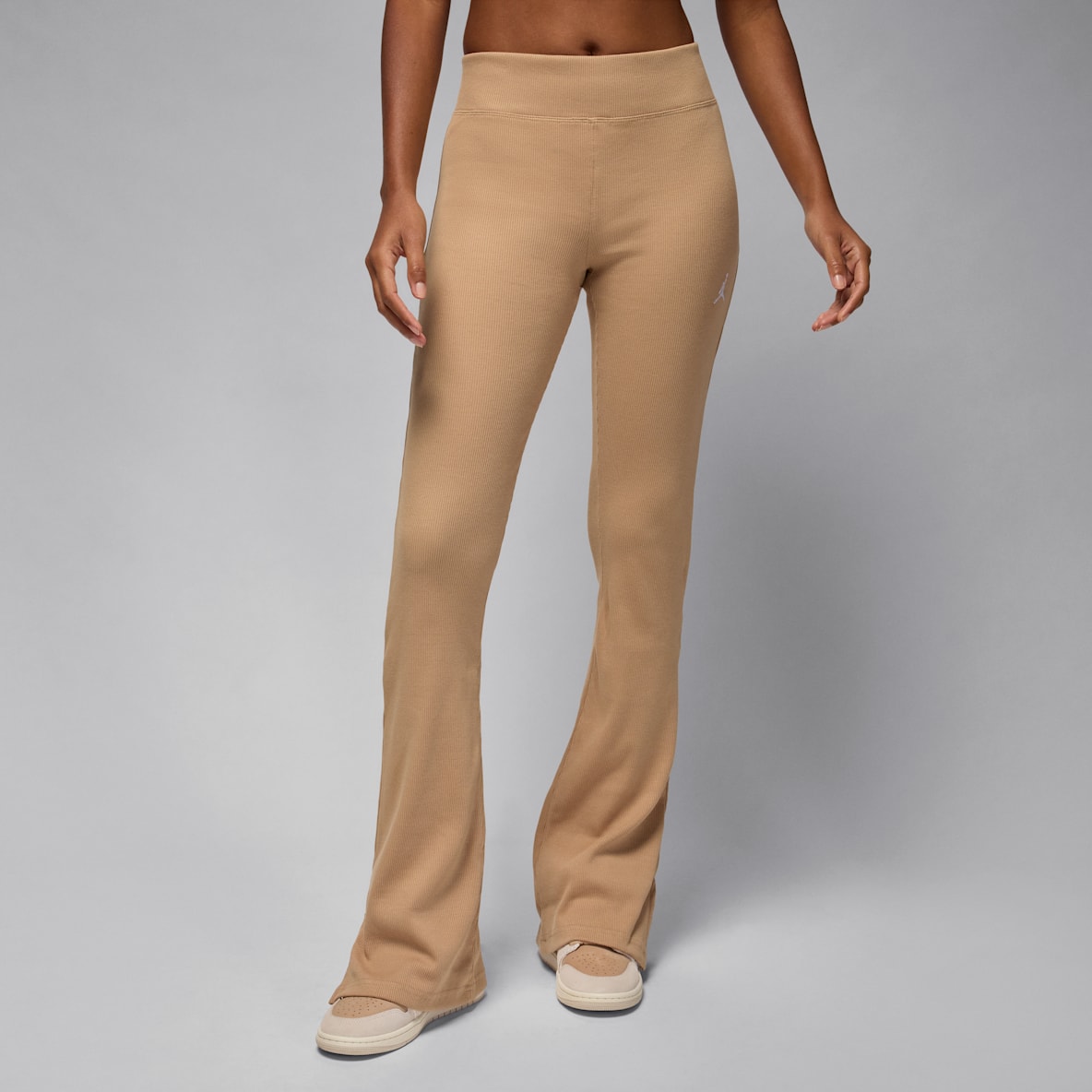 Jordan Brooklyn Essentials Jordan Brooklyn Essentials Women's Mid-Rise Flared Leggings