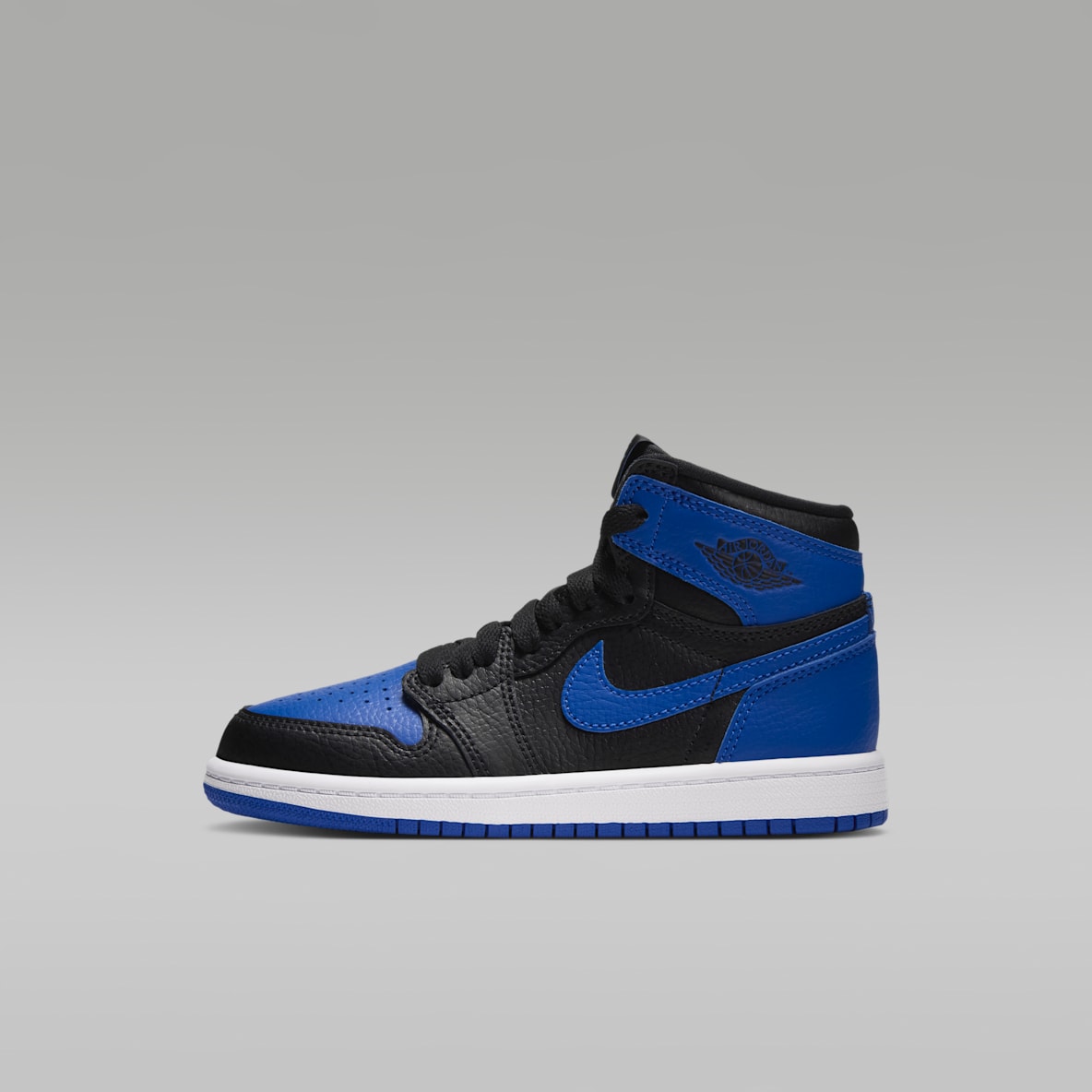 Jordan 1 Retro High OG 'Royal' Younger Kids' Shoes
