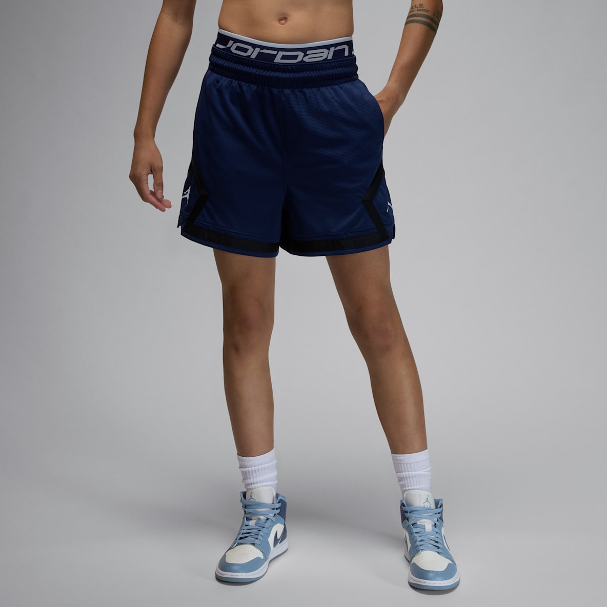 Jordan Sport Women's 4" Diamond Shorts
