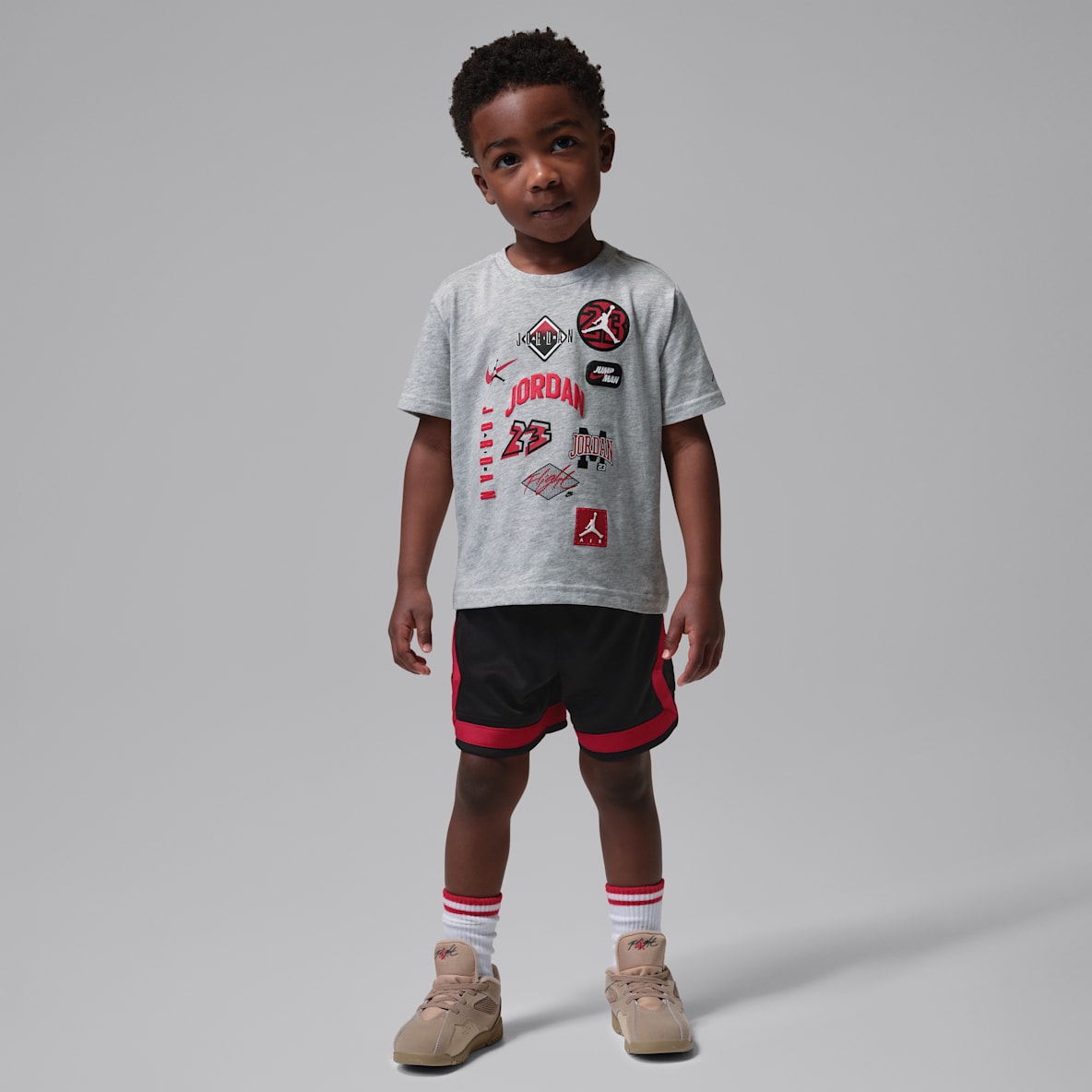 Jordan Conjunto de playera con parche Dynasty y shorts de malla infantil