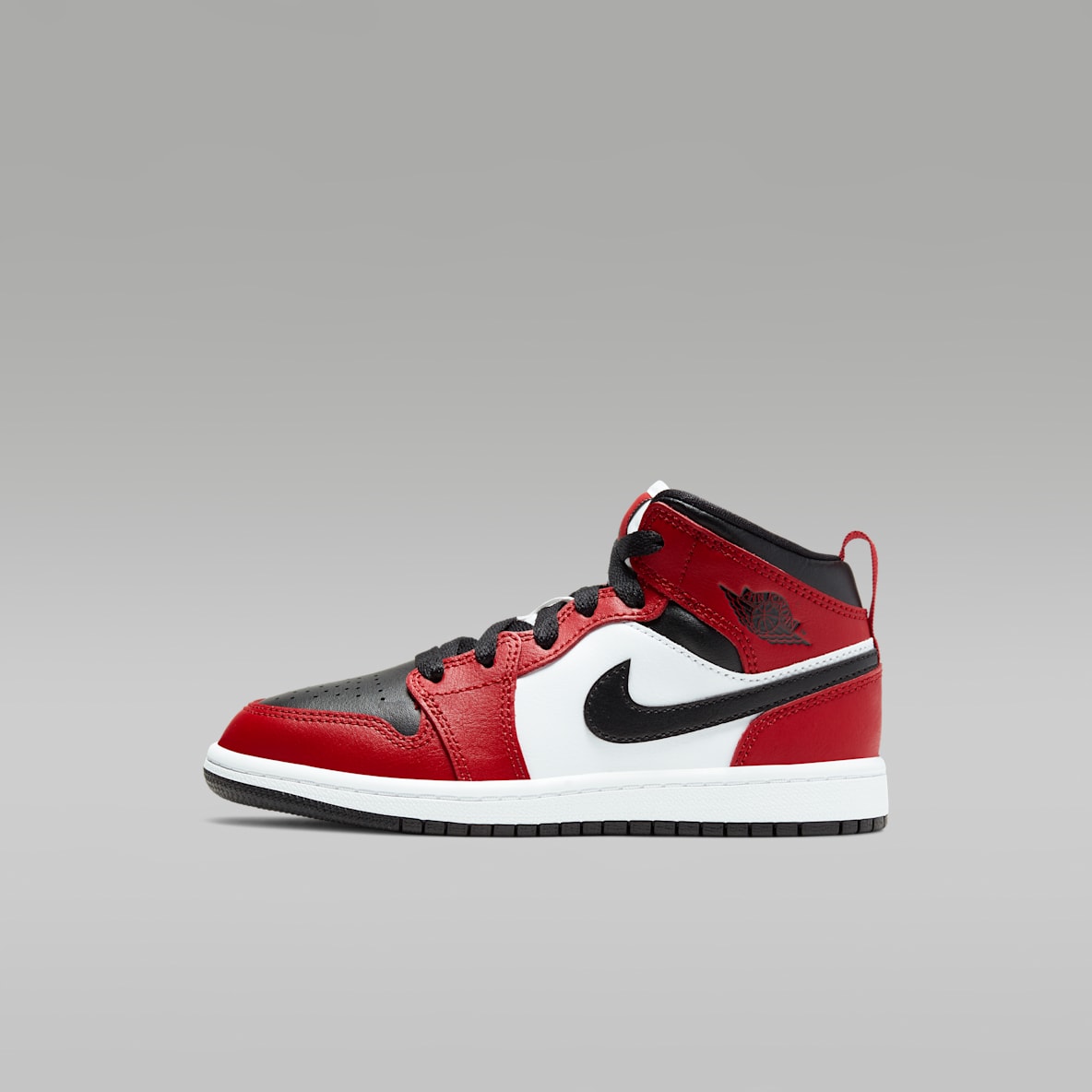 Jordan 1 Mid Younger Kids' Shoe