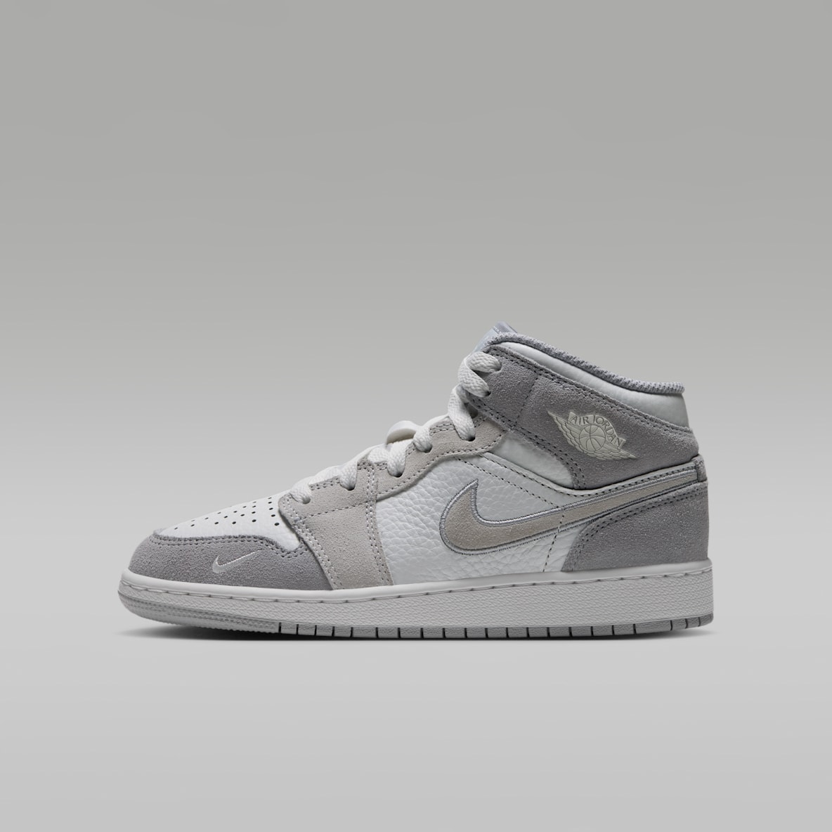 Air Jordan 1 Mid SE Older Kids' Shoes