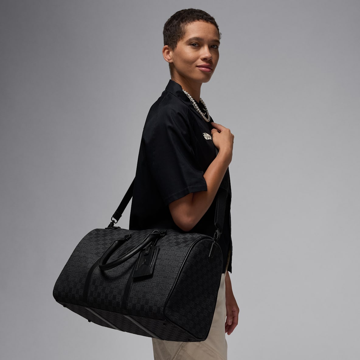 ジョーダン モノグラム ダッフル (25L) ジョーダン モノグラム ダッフル (25L) ダッフルバッグ