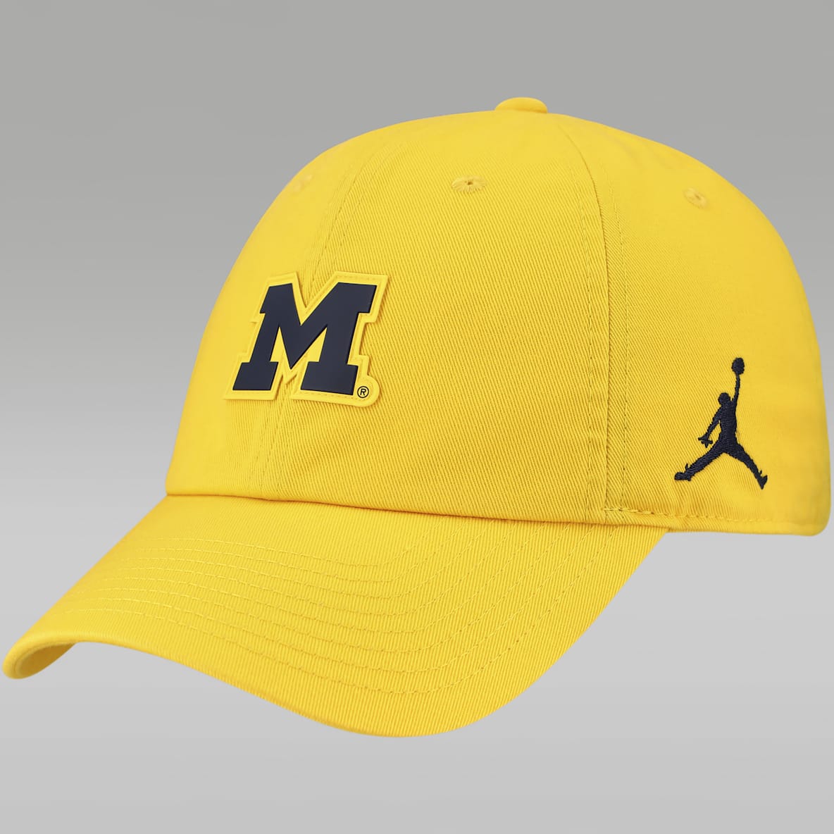 Michigan Club Michigan Club Gorra ajustable marca Jordan Dri-FIT para hombre