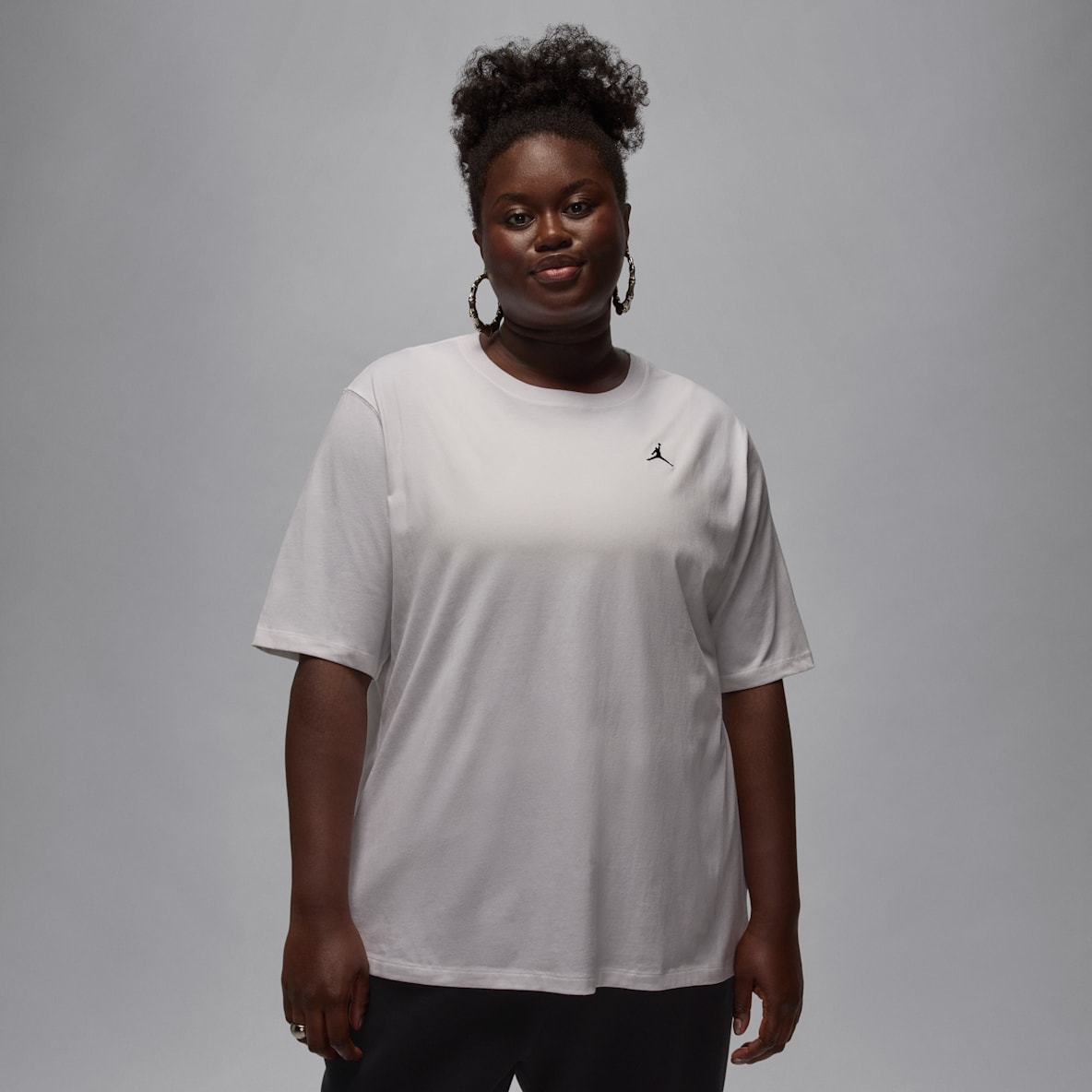Jordan Essentials Jordan Essentials T-shirt estilo Girlfriend para mulher (tamanhos grandes)