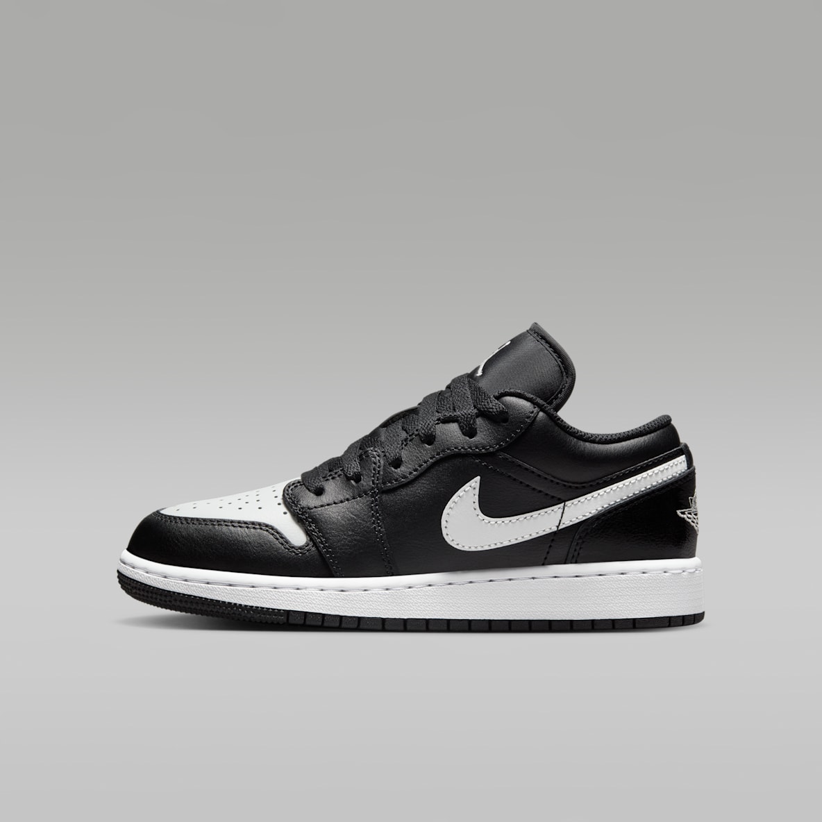 Air Jordan 1 Low Air Jordan 1 Low Older Kids' Shoes