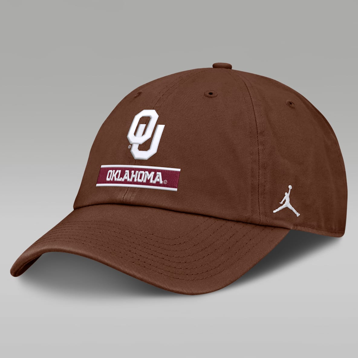 Oklahoma 2026 Military Appreciation Club Gorra universitaria marca Jordan ajustable para hombre
