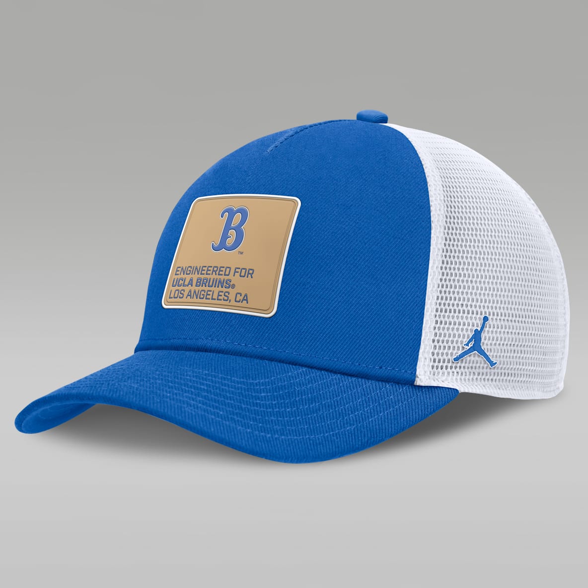 UCLA On-Field Rise Engineered UCLA On-Field Rise Engineered Gorra de rejilla universitaria marca Jordan ajustable para hombre