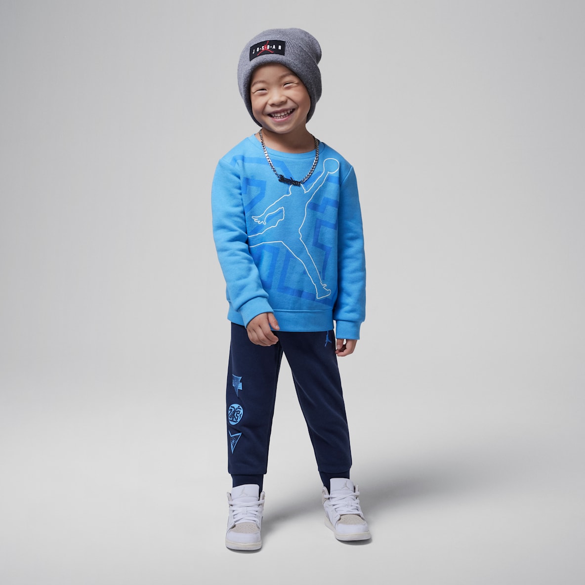 Jordan "See Me Shine" Jordan "See Me Shine" Conjunto de sudadera de cuello redondo de dos piezas infantil