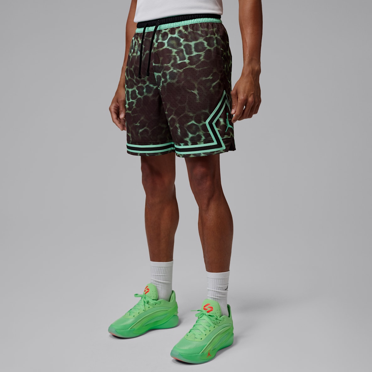 Jordan Sport Men's Dri-FIT Printed Diamond Shorts