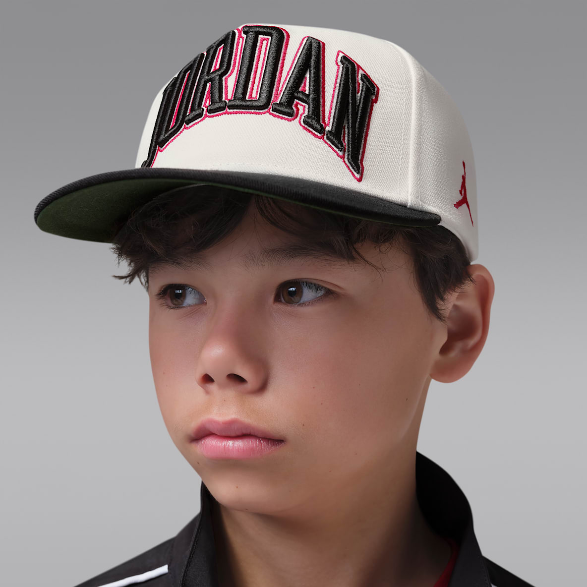 Jordan Gorra AJ13 Cherry Dice para niños talla grande