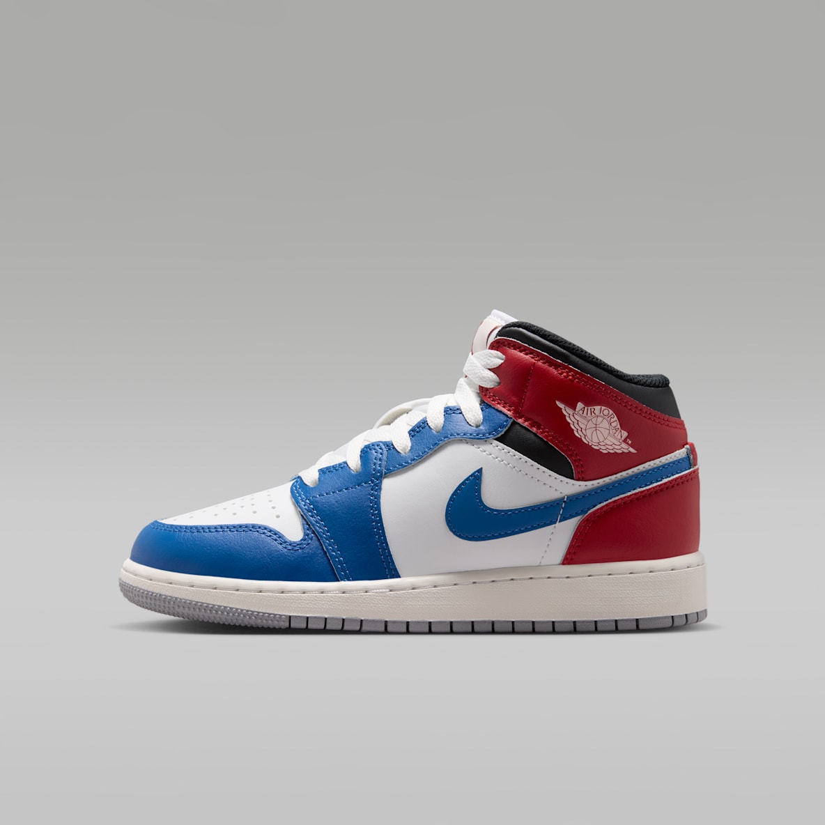 Air Jordan 1 Mid Older Kids' Shoes
