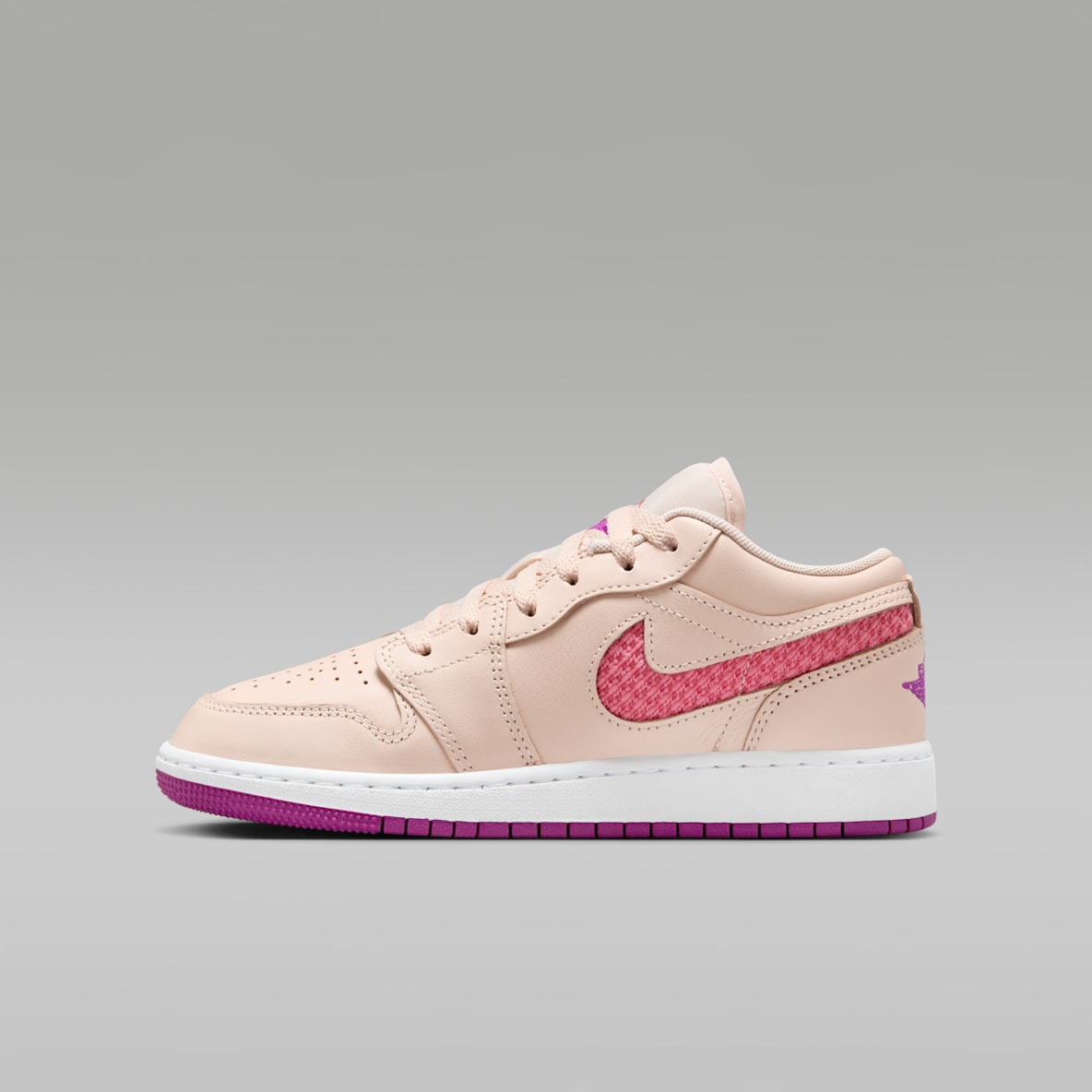 Air Jordan 1 Low SE Air Jordan 1 Low SE Older Kids' Shoes