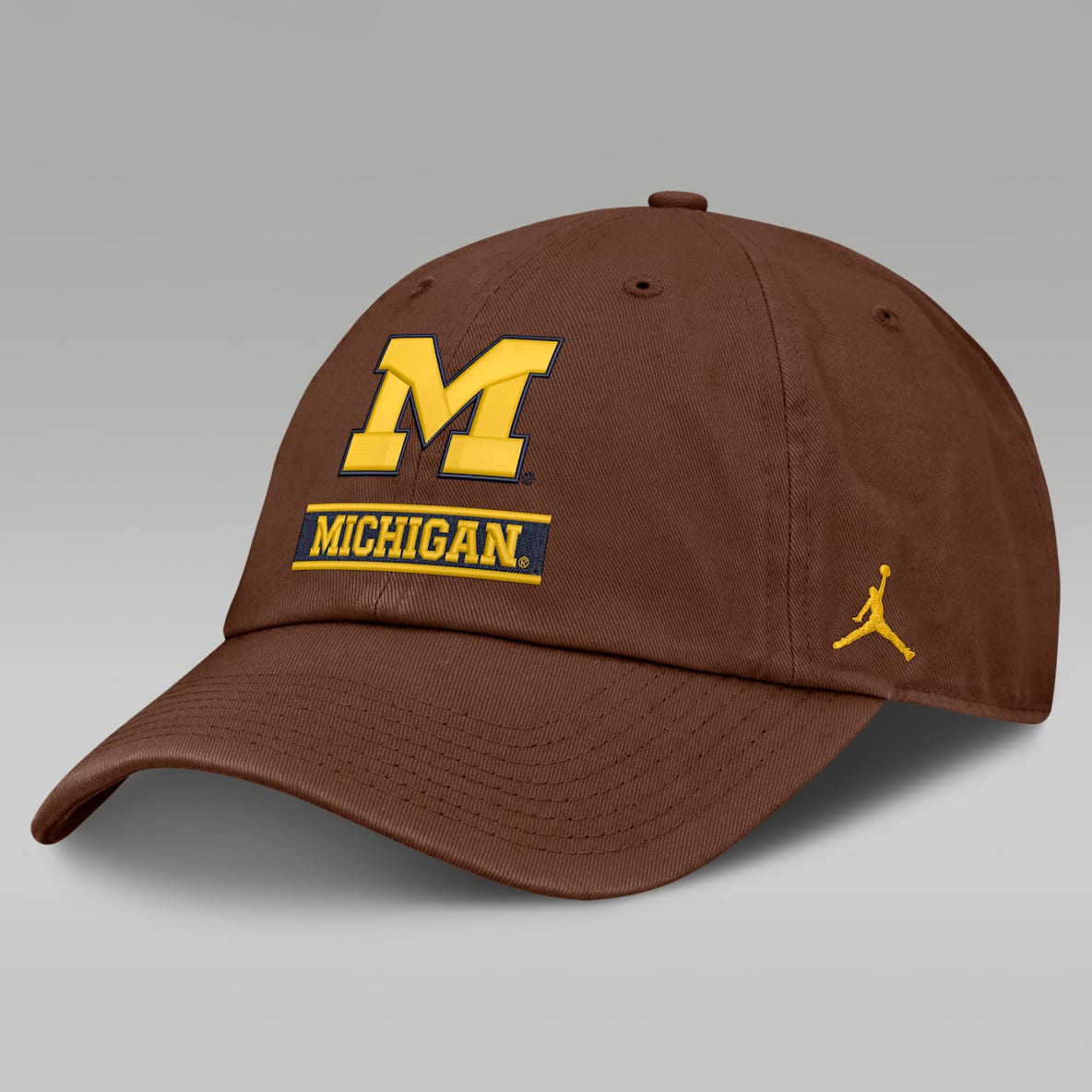 Michigan 2026 Military Appreciation Club Gorra universitaria ajustable marca Jordan para hombre