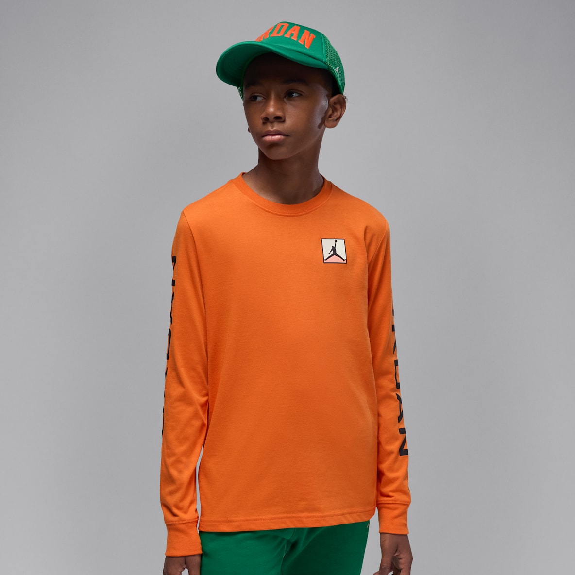 Jordan Essentials Jordan Essentials Playera de manga larga Baseline para niños talla grande