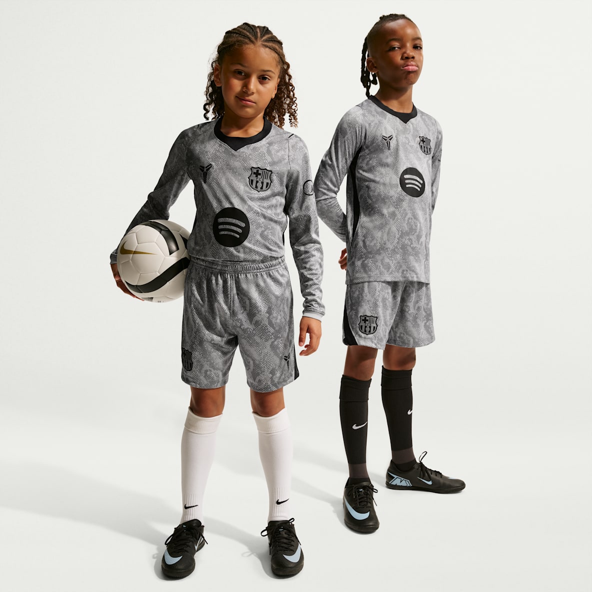 FC Barcelona 2026/27 Stadium Extérieur Gardien de but Short de foot Replica Kobe Dri-FIT pour ado