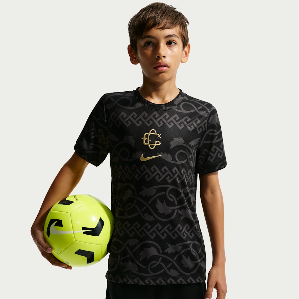 C.D. Guadalajara alternativa Playera de futbol de manga corta Nike Dri-FIT para antes del partido para niños talla grande