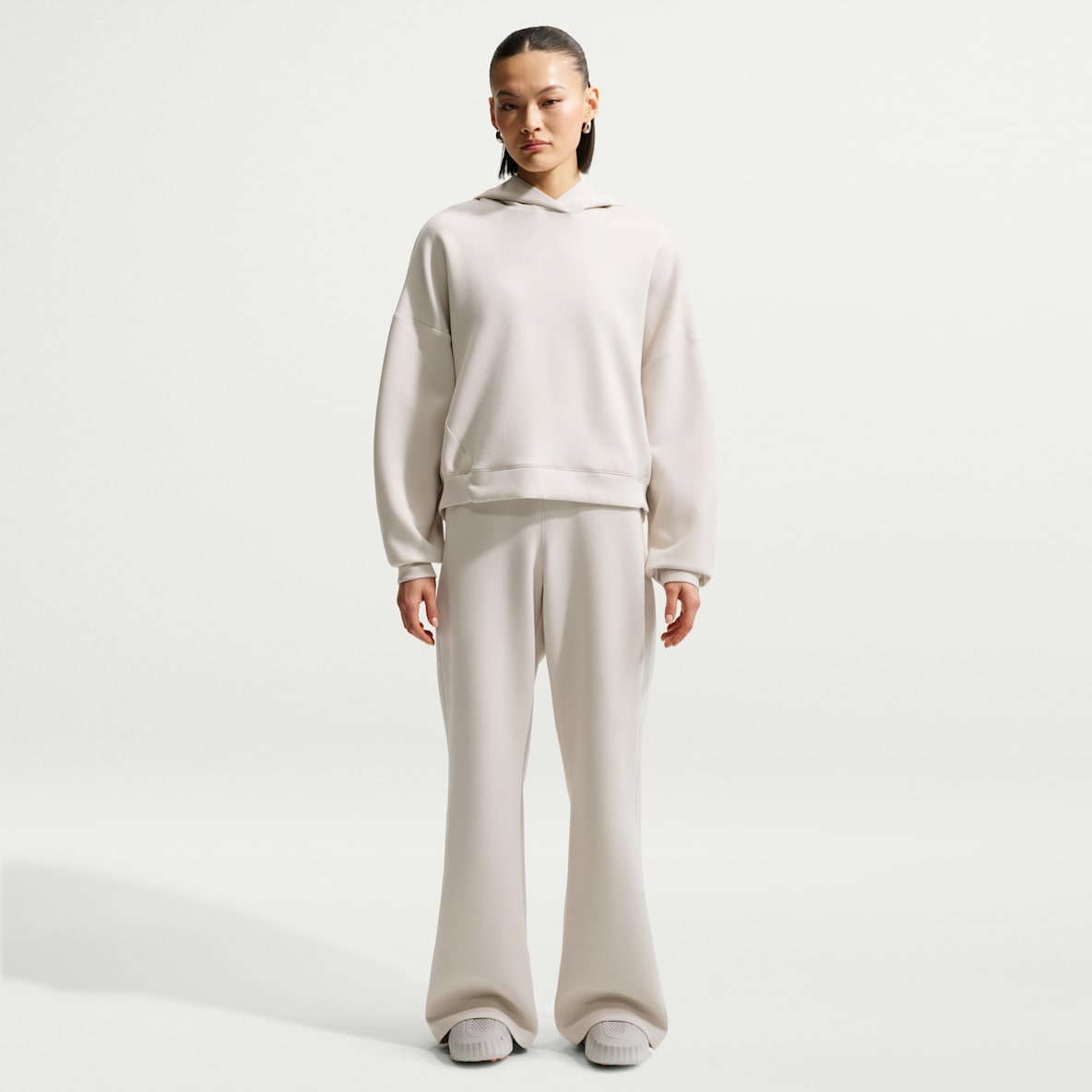 Nike 24.7 ImpossiblySoft Women's Dri-FIT High-Waisted Loose Flared Pants