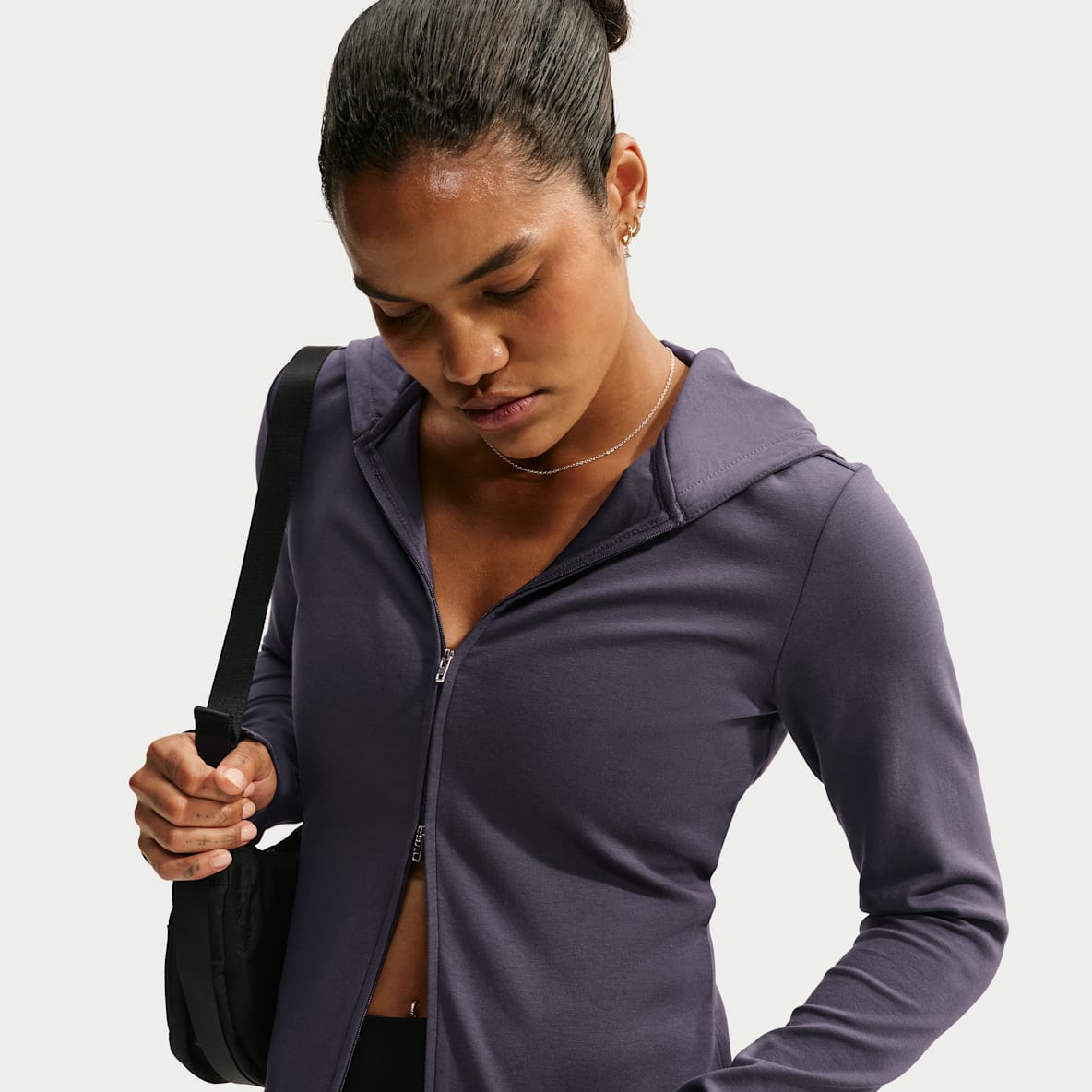 Nike Sportswear Chill strikket Langermet overdel med glidelås i full lengde og smal passform til dame
