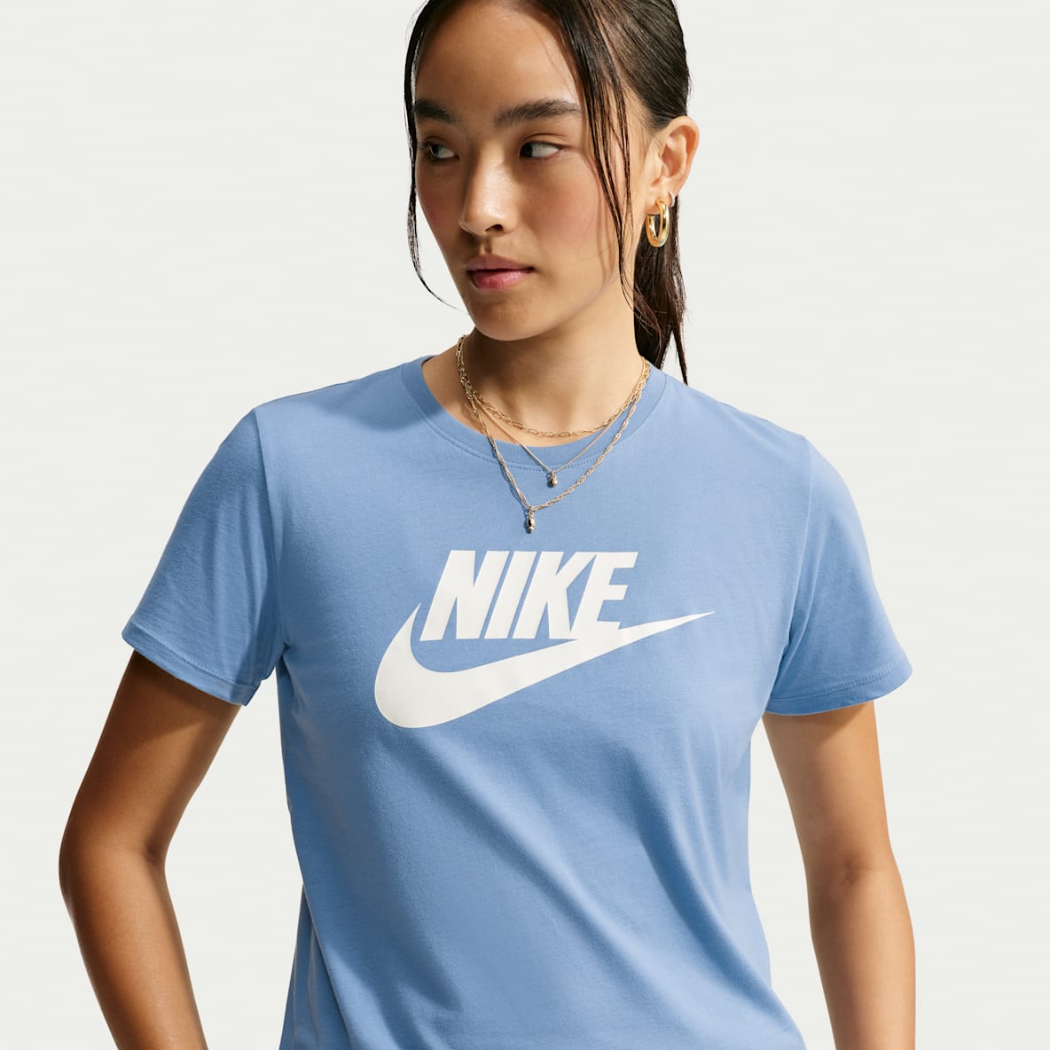 ナイキ スポーツウェア エッセンシャル ウィメンズ ロゴ Tシャツ