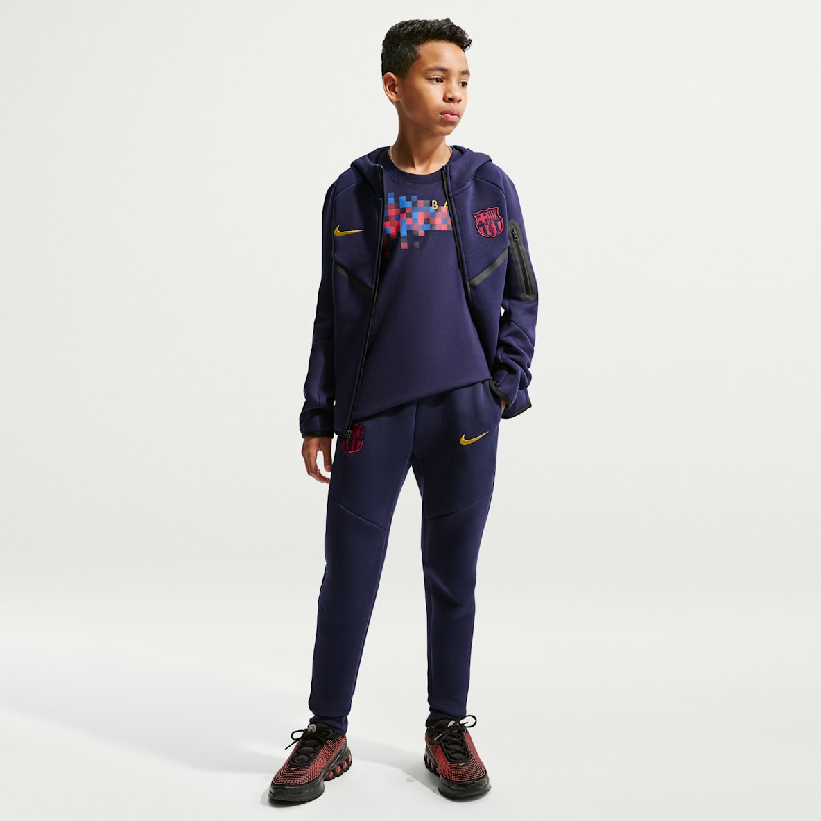 F.C. Barcelona Tech Fleece Older Kids' (Boys') Nike Football Pants