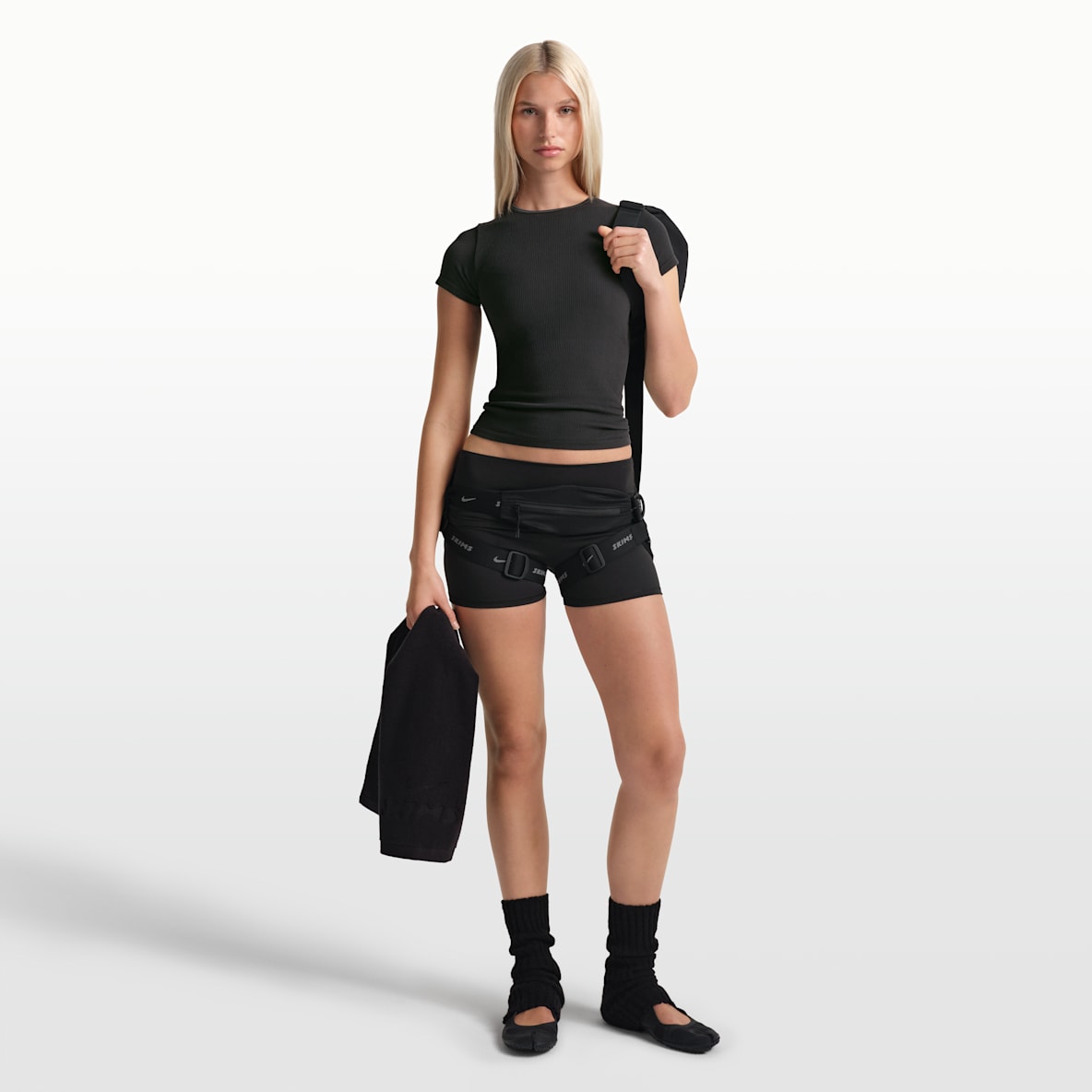 NikeSKIMS nahtloses Rippmaterial Kurzarmshirt (Damen)