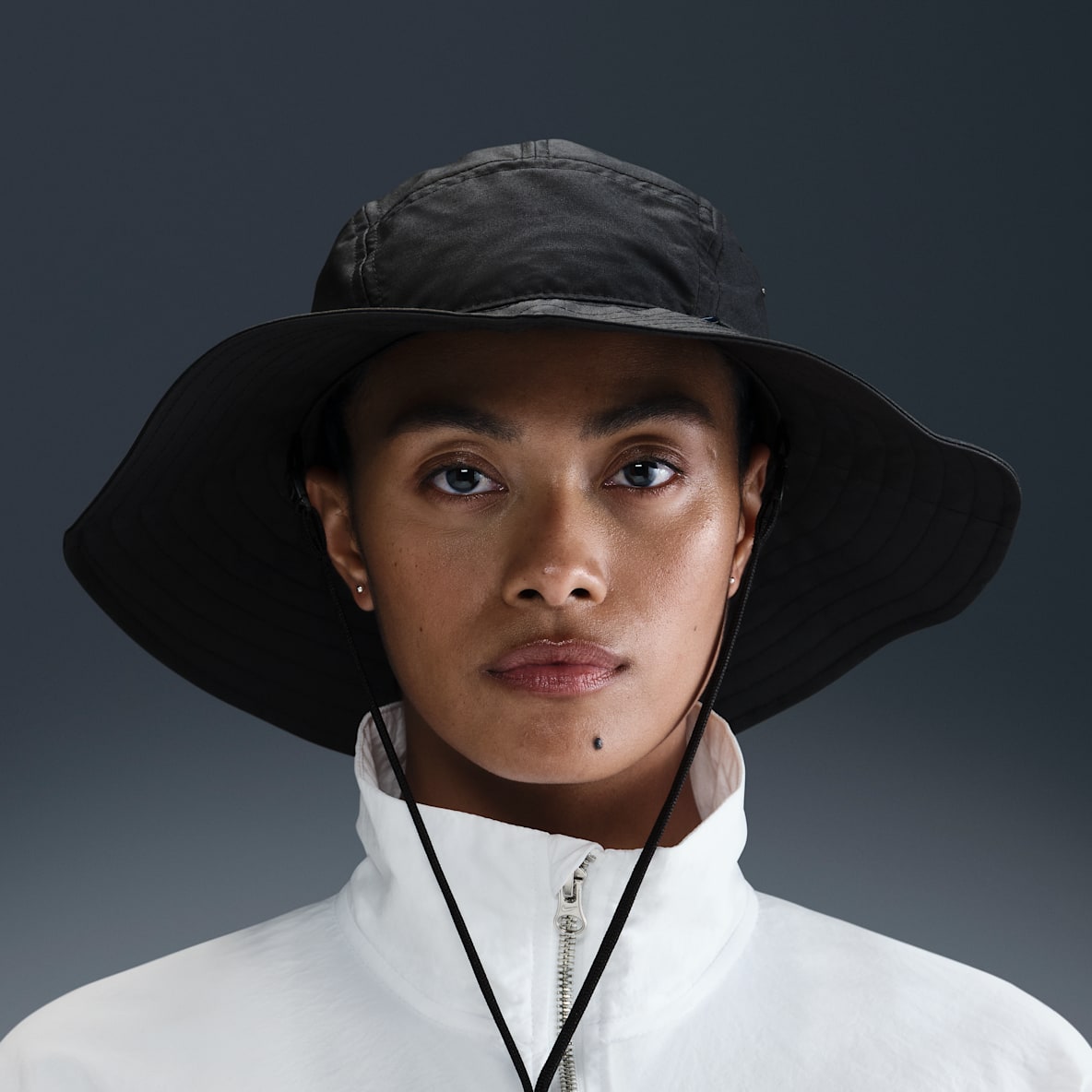 Nike Apex Wide-Brim Bucket Hat