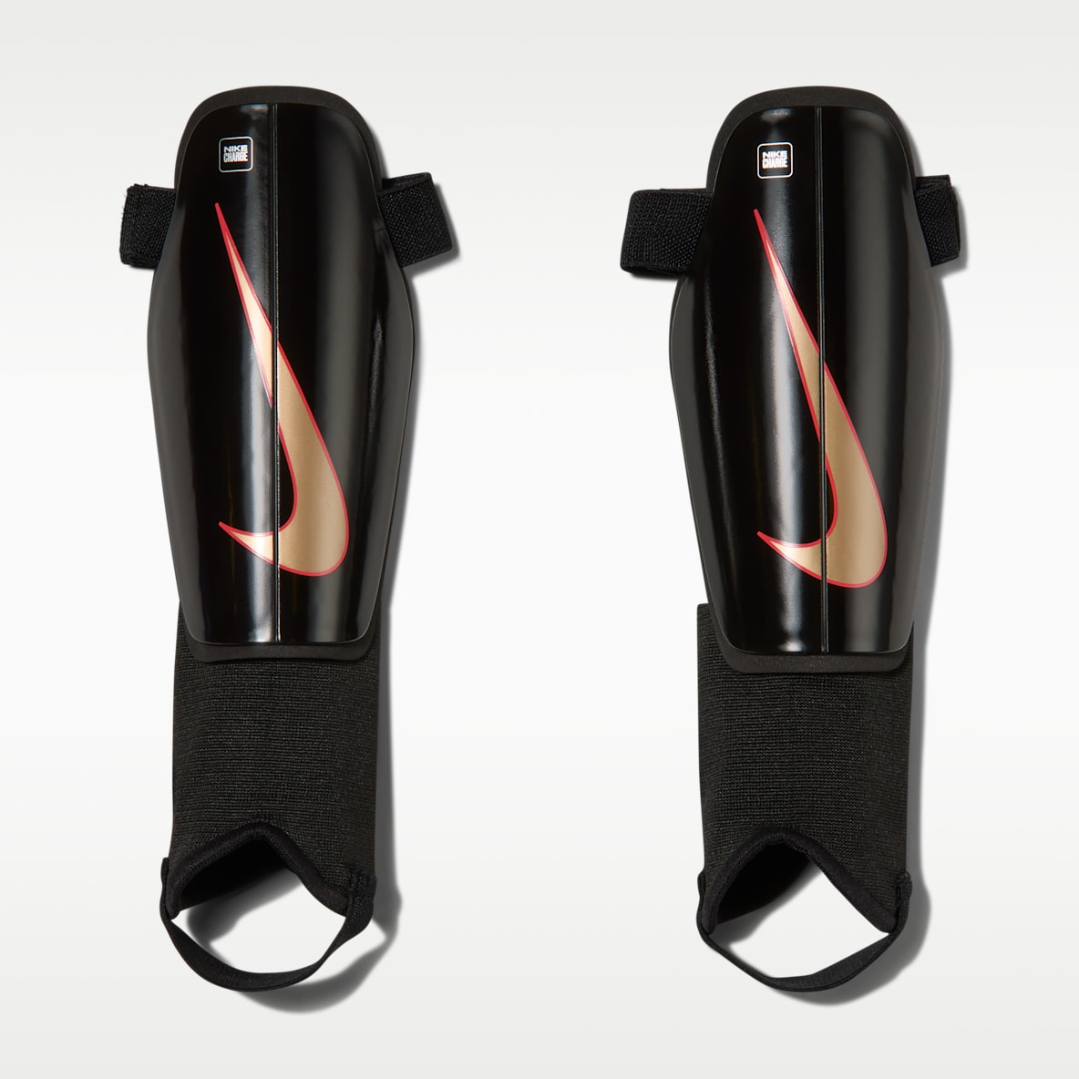 Nike Charge Espinilleras de fútbol para niños