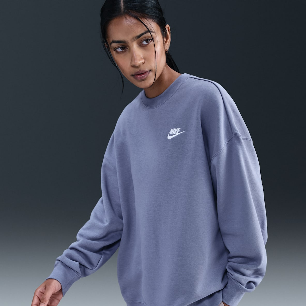 Nike Sportswear Club Fleece Women's Loose Crew-Neck Sweatshirt