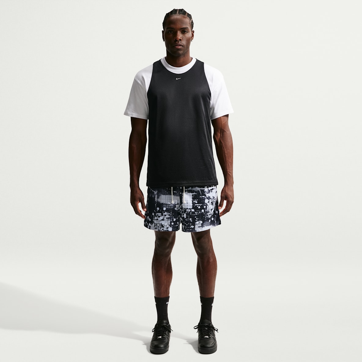 Nike Standard Issue Men's Dri-FIT 5" Mesh Basketball Shorts