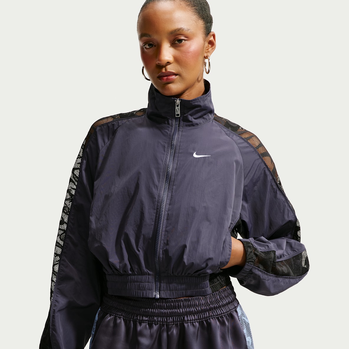 Nike Sportswear Chamarra deportiva cropped de encaje para mujer