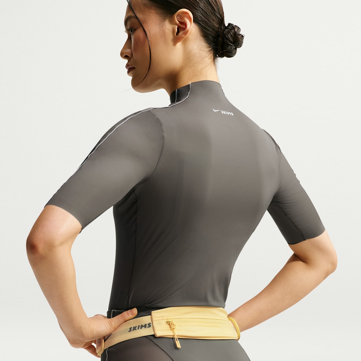 NikeSKIMS Cangurera para mujer