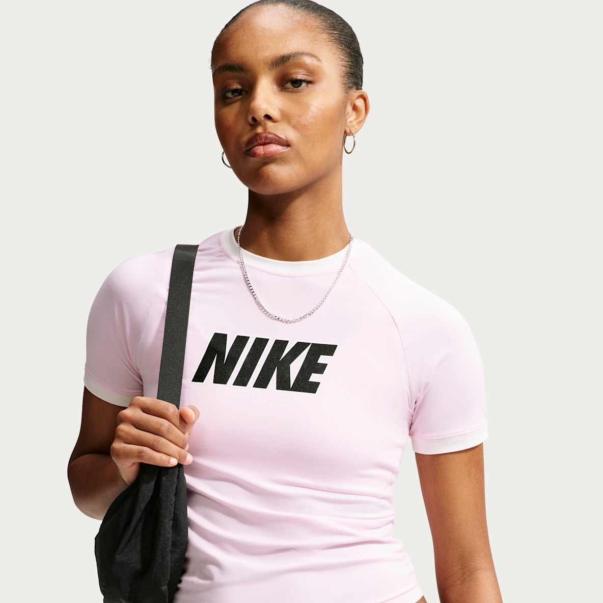 ナイキ スポーツウェア ウィメンズ フィッテド Tシャツ