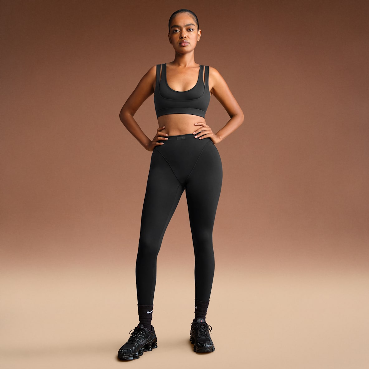 NikeSKIMS Matte Leggings de cintura subida de 66 cm V-Line para mulher